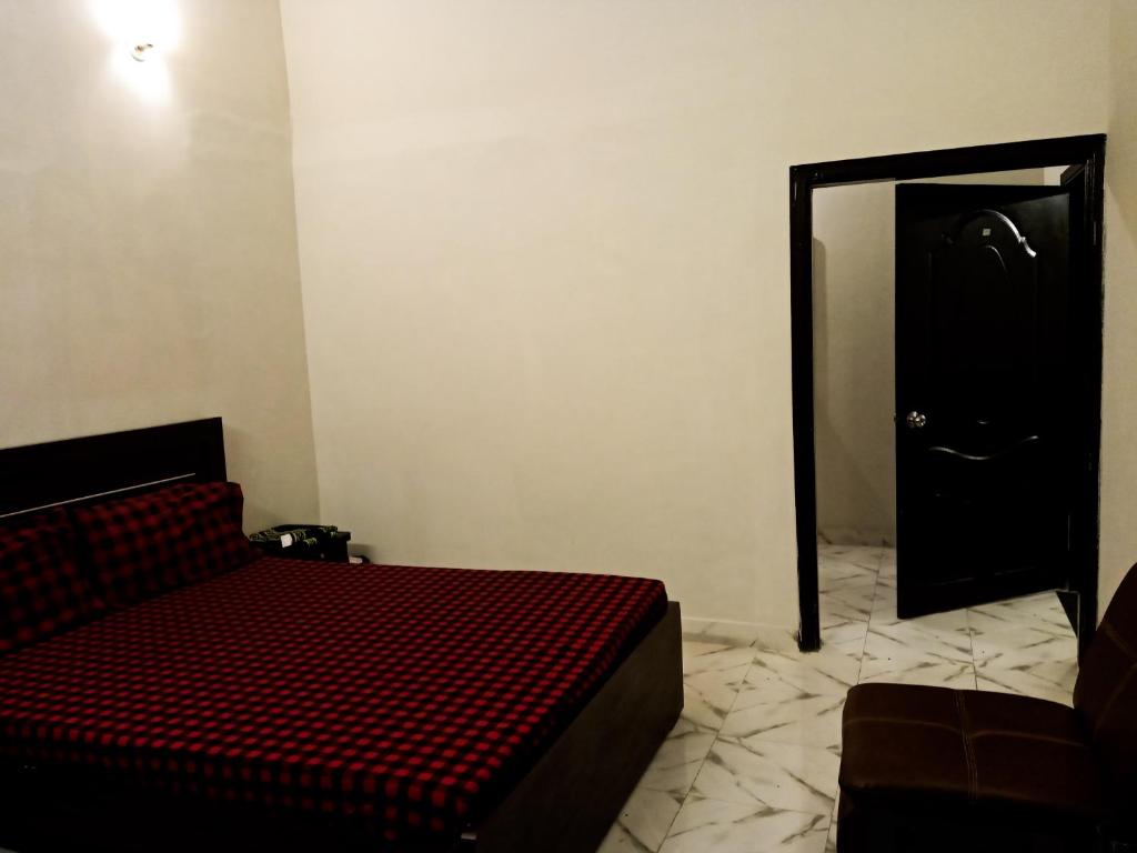 Hotel Karachi - image 4