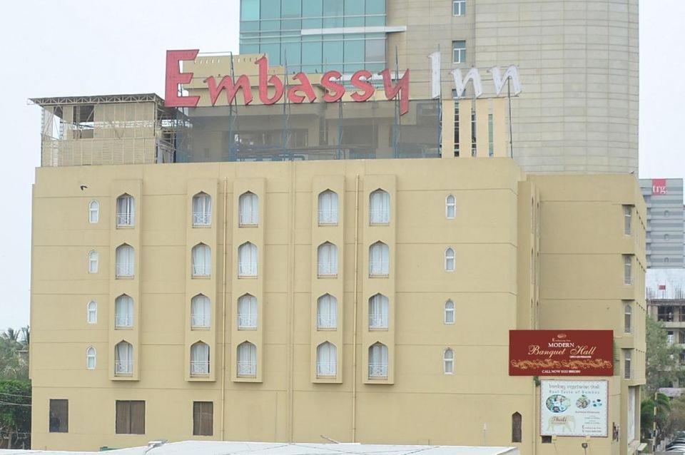 Embassy Inn Hotel - image 7