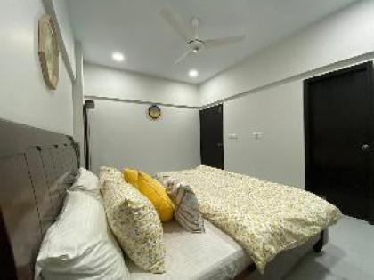 Zaha Home-Stylish & Luxury 2br Family place - image 5