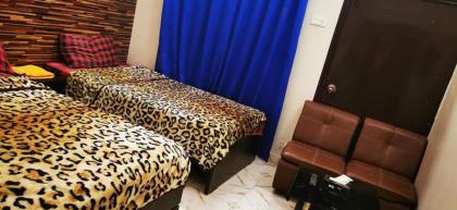 Couples Friendly Guest House Karachi - image 13