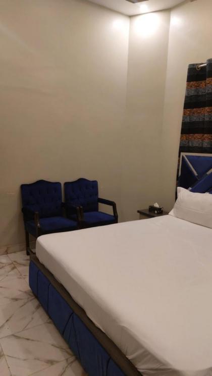 Couples Friendly Guest House Karachi - image 24