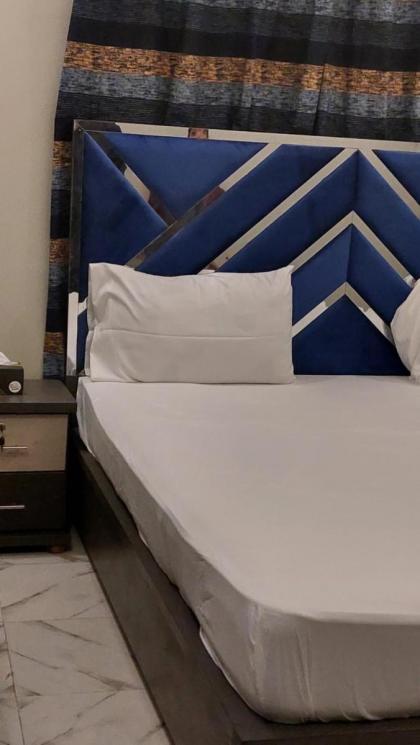 Couples Friendly Guest House Karachi - image 28