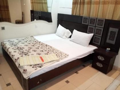 Hill view Guest House near continental bakery Johar Darul sehat Agha khan and Liaqat Hospital - image 23