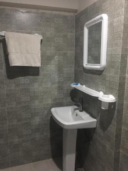 Diamond Apart's Dha Karachi - image 26