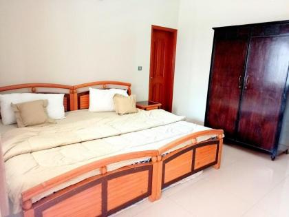 Adorable 3-bedroom vacation house near KDA market. - image 12