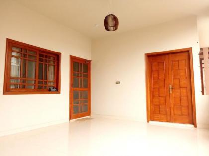 Adorable 3-bedroom vacation house near KDA market. - image 4