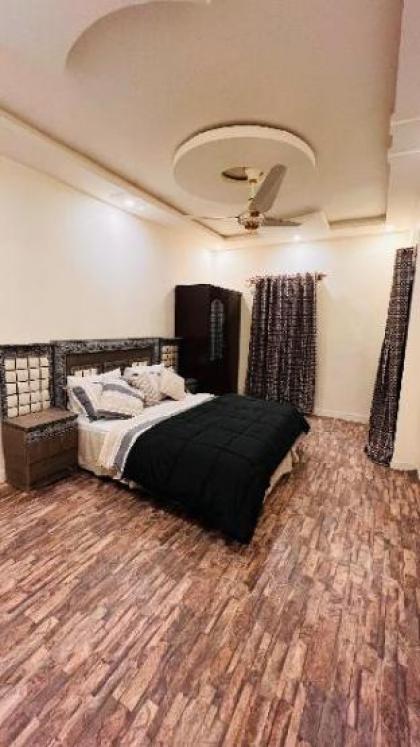 Guest house in karachi gulshan-e-iqbal - image 16