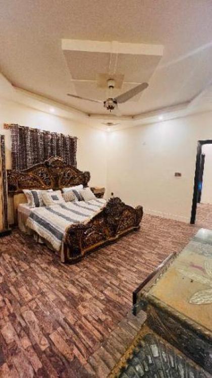 Guest house in karachi gulshan-e-iqbal - image 18