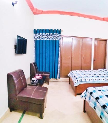 Gulshan Guest House Near Mallinum mall & Agha khan Hospital - image 14