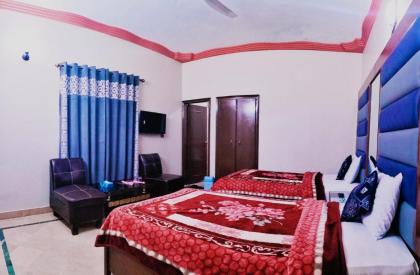 Gulshan Guest House Near Mallinum mall & Agha khan Hospital - image 15