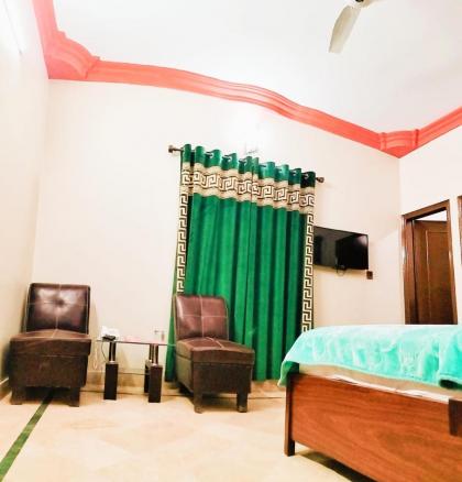 Gulshan Guest House Near Mallinum mall & Agha khan Hospital - image 6