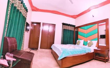 Gulshan Guest House Near Mallinum mall & Agha khan Hospital - image 7