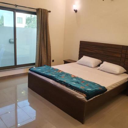 All amenities available nearby - image 6