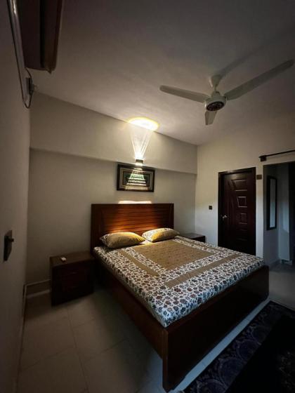 No Unmarried couple- 1-Bed Apartment in North Kara - image 13