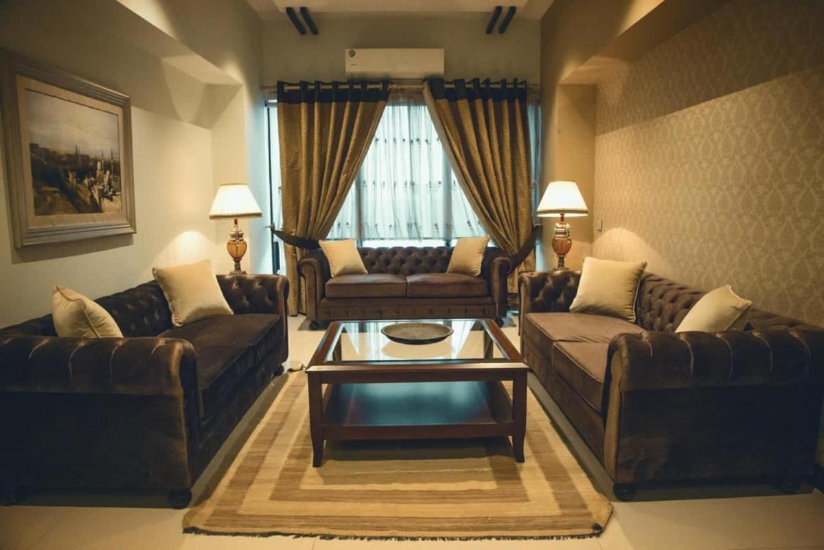 Ghumo - 3BR APT Main Shahrah-e-Faisal - image 3