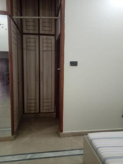 Aviation Guest House - Excellect Room - image 6