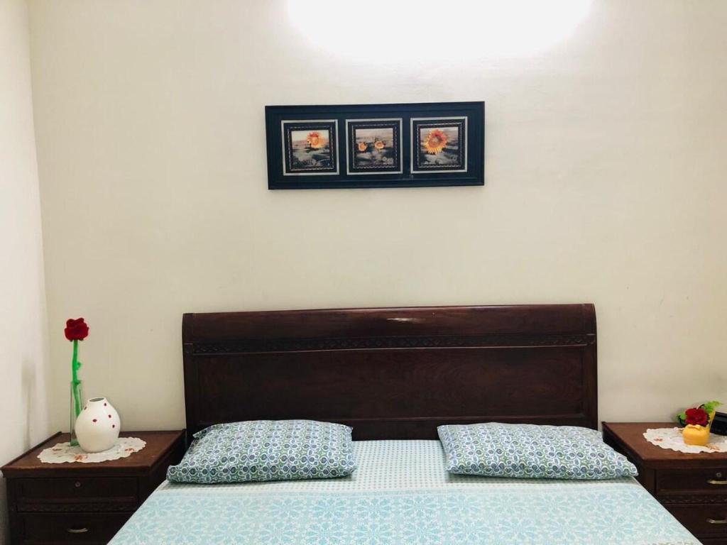 Gulshan Guest Room - main image